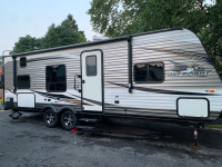 Travel Trailer / Camper
