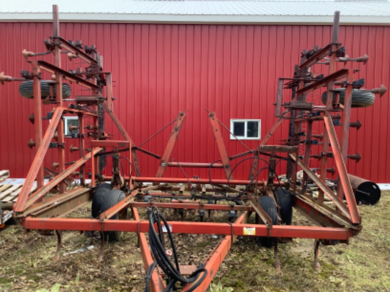 28 ft international cultivator with 3 row harrow Farming Equipment