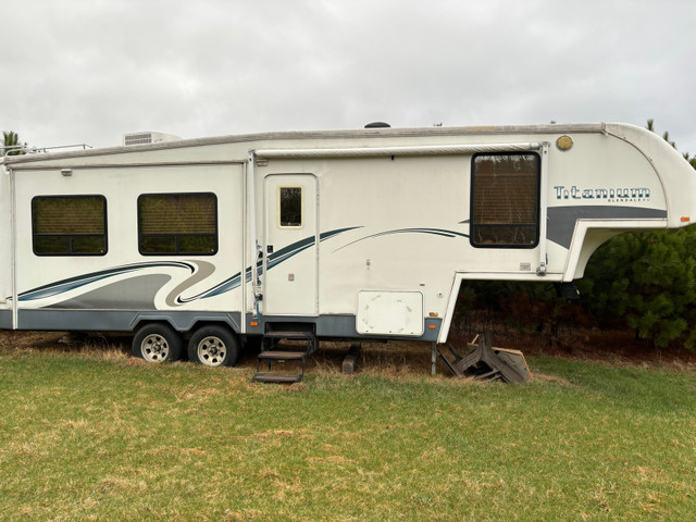 36 ft titanium fifth wheel trailer for sale or trade.  in Travel Trailers & Campers in Renfrew