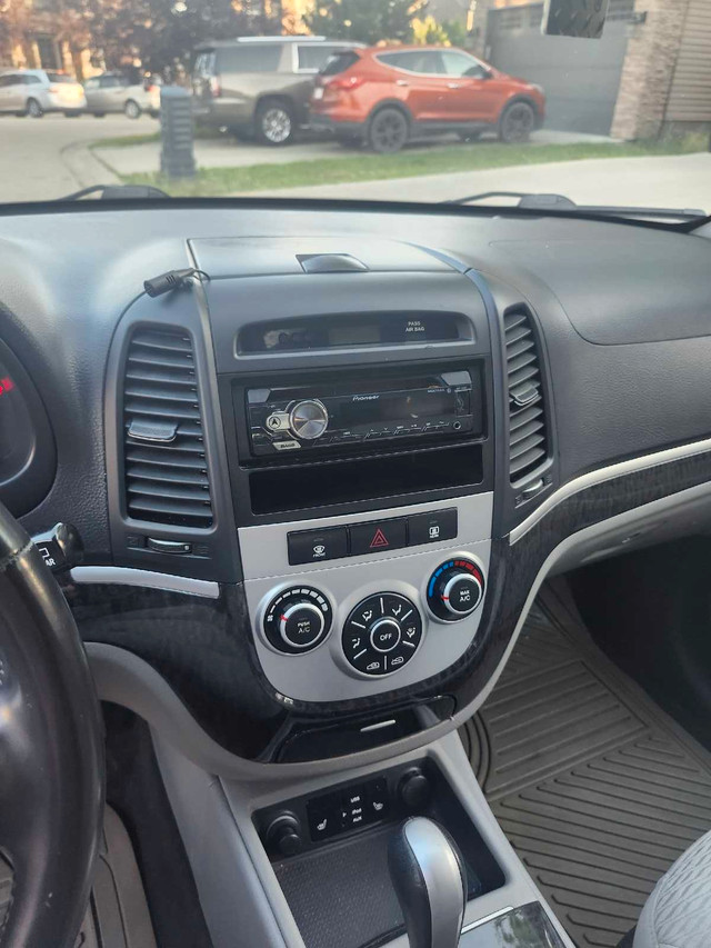 Hyundai Santa Fe in Cars & Trucks in Edmonton - Image 2
