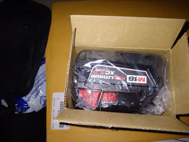 MILWAUKEE M18 XC 5.0 AH REDLITHIUM BATTERY in Power Tools in Oakville / Halton Region - Image 2