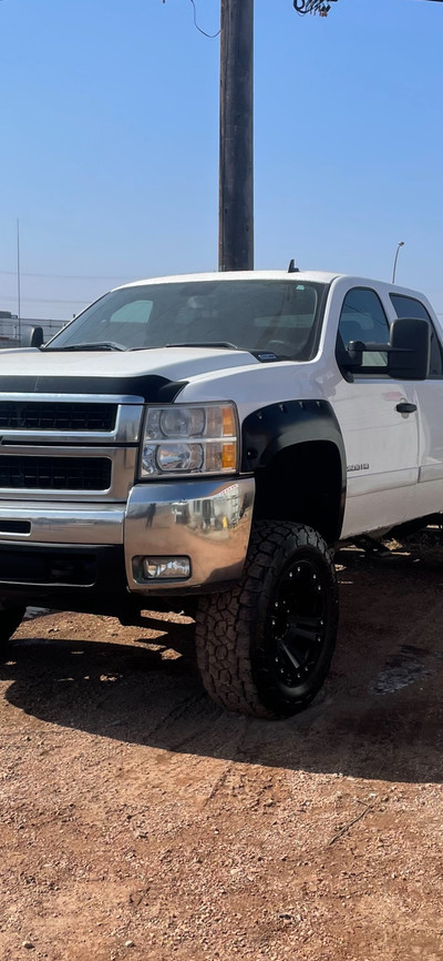 2008 Chev 2500HD Duramax 35s 6” Pro Comp Lift