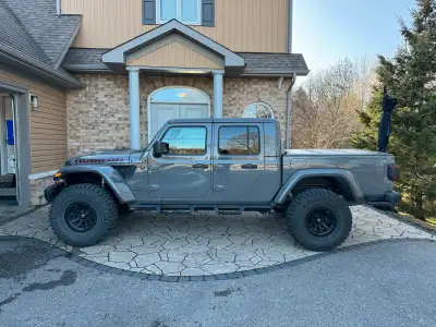 2021 Fully Loaded Jeep Gladiator Rubicon with Over $15,000 in custom upgrades. Never aggressively of...