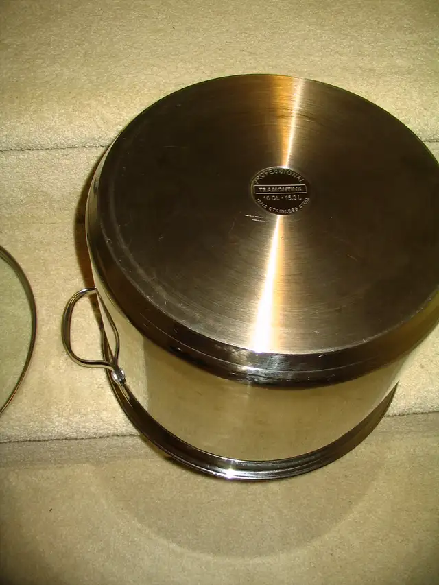 LARGE 16 QUART STOCK POT COOKWARE | Kitchen & Dining Wares | Edmonton ...