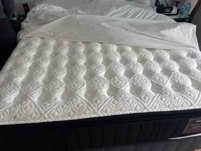 Matelas Queen Kirkland signatureSous garantie jusque 27-06-2031, View more