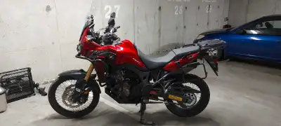 Selling my 2017 Honda Africa Twin DCT, a versatile adventure motorcycle with a smooth automatic Dual...