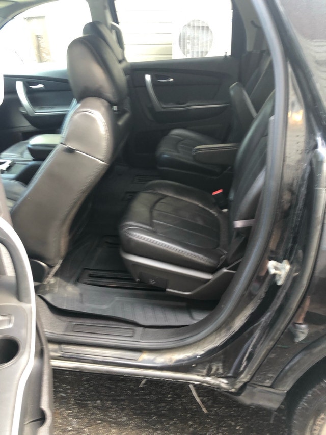 GMC acadia 2011 — photo 4
