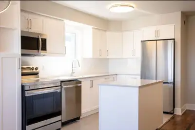 Walk to uOttawa – Newly Renovated 3BR – Utilities Incl – Apr 1, View more