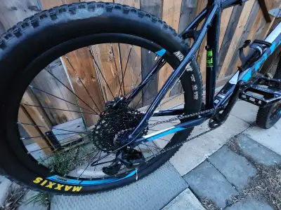 giant talon 3. 2020. L . 27.5 wheels, View more