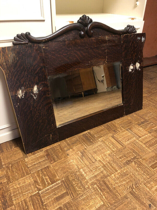 Antique style mirror in Home Décor & Accents in Vernon - Image 2