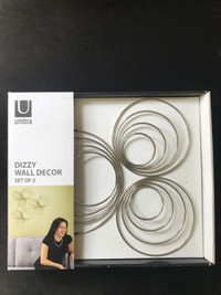 Umbra Dizzy wall decor and photo display