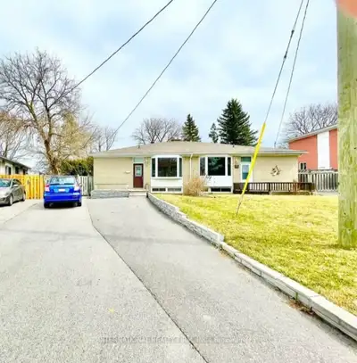 BEAUTIFUL FAMILY HOME IN A GREAT, FAMILY-FRIENDLY NEIGHBOURHOOD! Looking for a comfortable home in a...