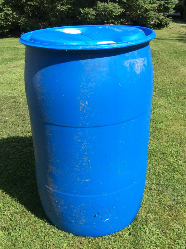 55 gal. Plastic Barrel in Outdoor Tools & Storage in City of Toronto