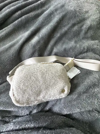 Lululemon fleece belt bag, View more
