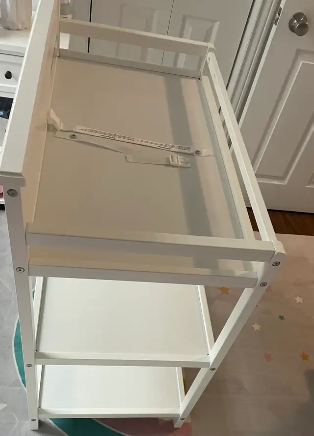 Crib, Mattress and Matching Change Table in Cribs in Mississauga / Peel Region - Image 8
