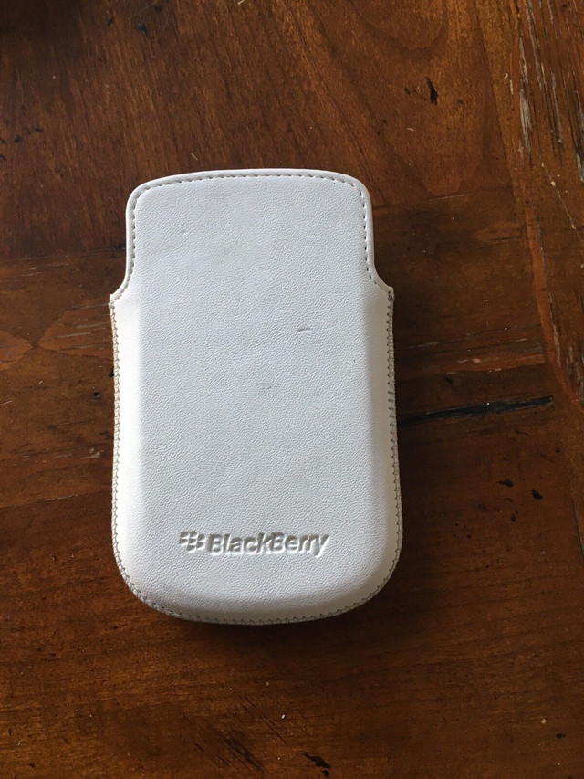 Blackberry phone holster case in Cell Phone Accessories in Kitchener / Waterloo - Image 2