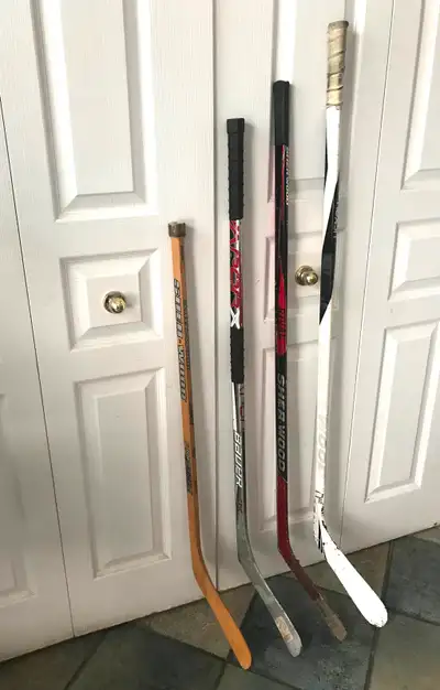 4 Bâtons de hockey /Hockey sticks 39"-52" for kids left-handed, View more