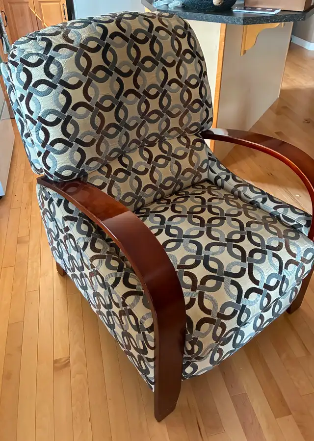 2 matching self recliner chairs. Non smoking, no pets630066621598751216