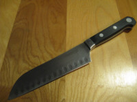 Couteau Santoku FARBERWARE PRO Forged. Lame : 7 pouces.