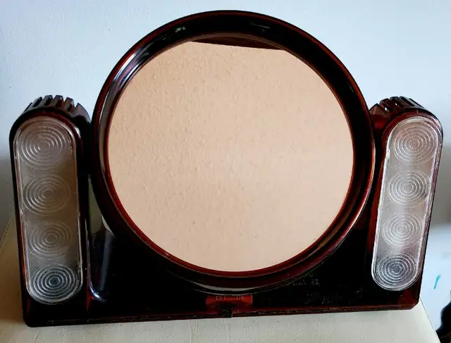 Vintage General Electric Lighted Mirror in Home Décor & Accents in Calgary - Image 3