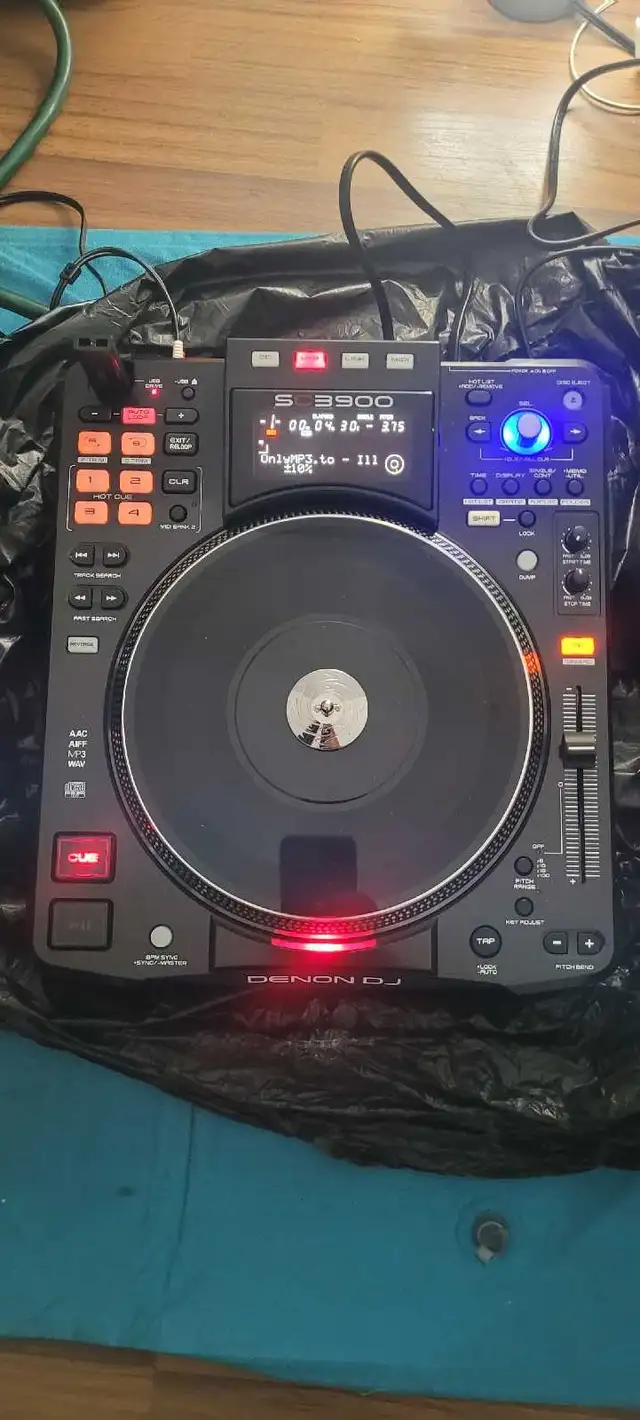 2 Denon SC3900 DJ Decks,1 Vestax Mixer in Performance & DJ Equipment in City of Toronto - Image 6