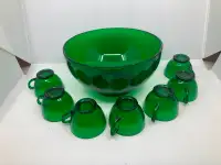 Bol à punch et 7 tasses vintage 1970 verre vert