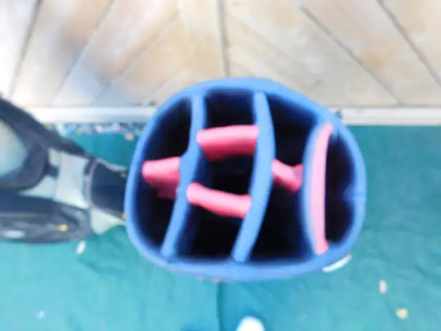 OGIO AND SUN MOUNTAIN GOLF BAGS in Golf in Grand Bend - Image 4