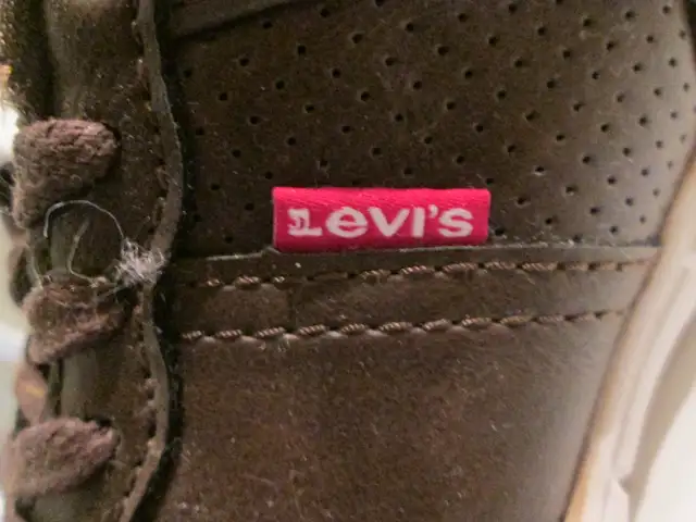 Levi's shoes in Kids & Youth in North Bay - Image 6