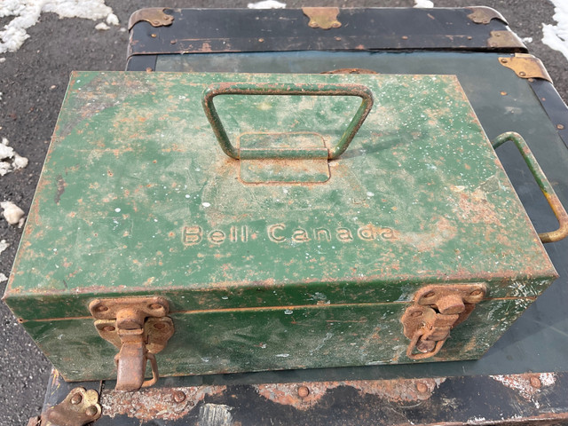 “Bell Canada” Metal Box $75 in Other Parts & Accessories in Trenton - Image 3