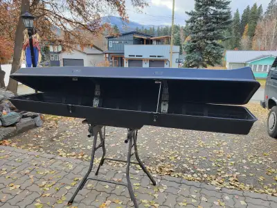 Thule ski box in great condition. All hardware included, lockable.