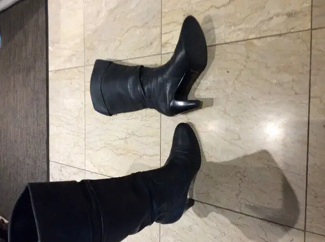 Women’s Grey Leather Boots in Women's - Shoes in City of Toronto - Image 5
