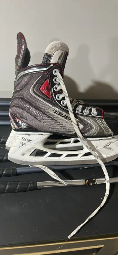 Bauer Vapor hockey skates size 3, View more