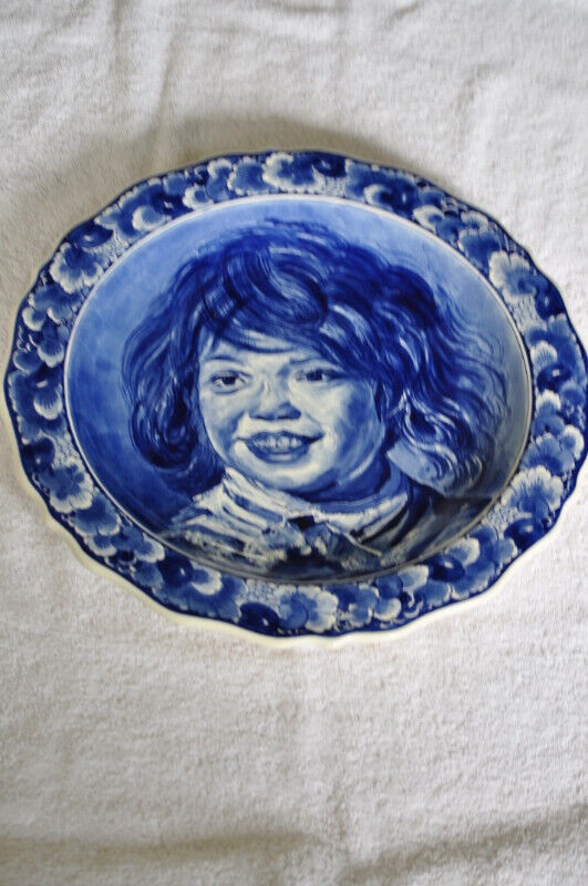 DELFTS BLUE 16-INCH PLATE FEATURING FRANS HALS ARTWORK in Arts & Collectibles in Oshawa / Durham Region - Image 2
