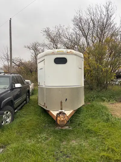Horse trailer 3 stall Not plateable in sk Tows really nice Tires all hold air have tread All new lig...
