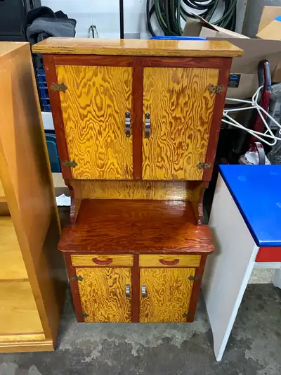mini hutch, View more