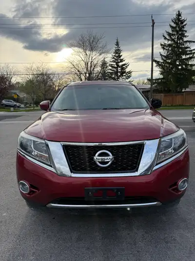 Selling my 2016 Nissan Pathfinder SV AWD. Only 156,000 km. Reliable V6 engine, drives excellent with...
