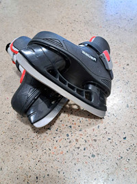 Bauer skate 10/11 size