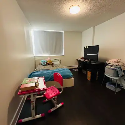 ✨ FEMALE ROOMMATE WANTED | PRIVATE ROOM / LIVING SPACE NEAR SFU ✨ 9303 Salish Court, Burnaby, BC V3J...