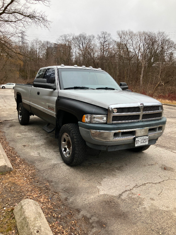 1995 Dodge Ram 2500 4 x 4 Manual in Classic Cars in City of Toronto