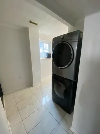 1 bedroom walkout basement available for rent in a quiet neighborhood in Brampton,perfect for a coup...
