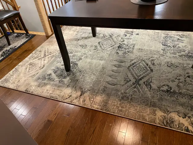Area Rug  6' 6" X 9' 5" in Rugs, Carpets & Runners in Ottawa - Image 3