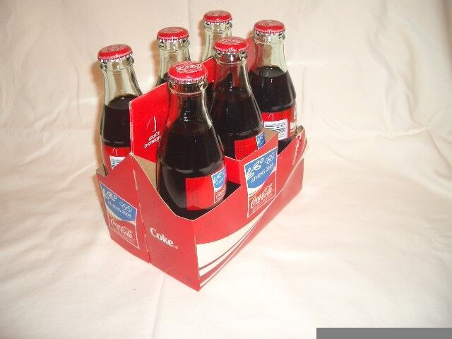 6 Pack of Full Coco Cola Glass Bottles (2004 Athens Olympics) dans Art et objets de collection  à Ville de Toronto
