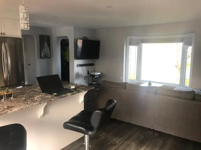 Beautiful 2 Bedroom 1 Bathroom Bungalow (Upper Unit) in Long Term Rentals in Thunder Bay - Image 6