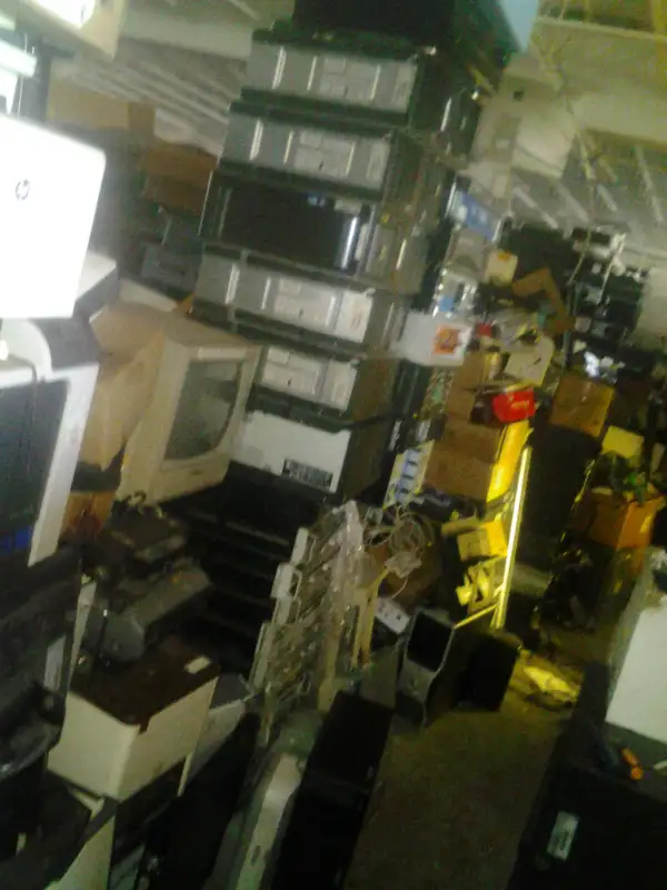 GW Instek Intelligent Counter GFC-8131H frequency counter 900+pc in Other in City of Montréal - Image 8