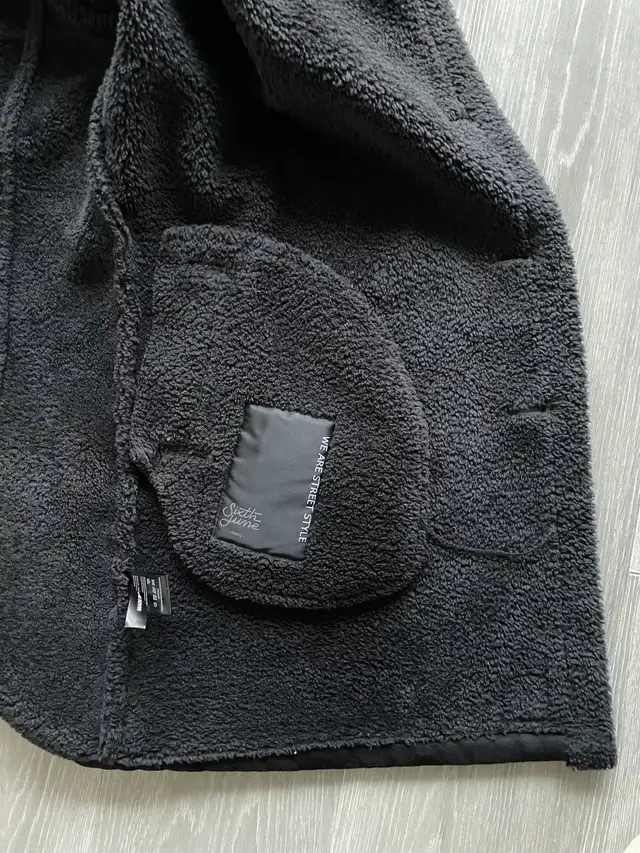 Sixth June : Black Shearling Coat / Jacket in Men's in City of Toronto - Image 6