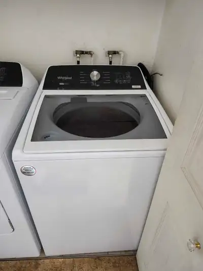 LAVEUSE ET SECHEUSE WHIRLPOOL : UTILISER 2 ANS COMME NEUF . PAS DE LIVRAISON 438 764 6174