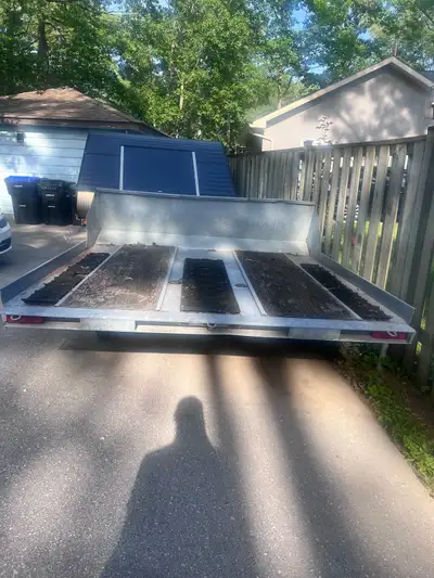 $1500.00 SNOW MOBILE TRAILER This pre-owned Excalibur single-axle snowmobile trailer is ready to tra...