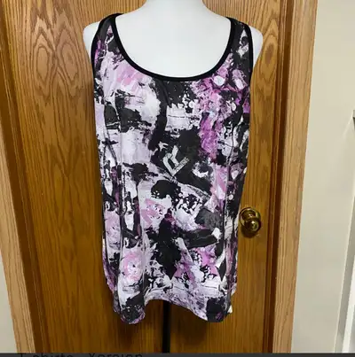Workout top, View more