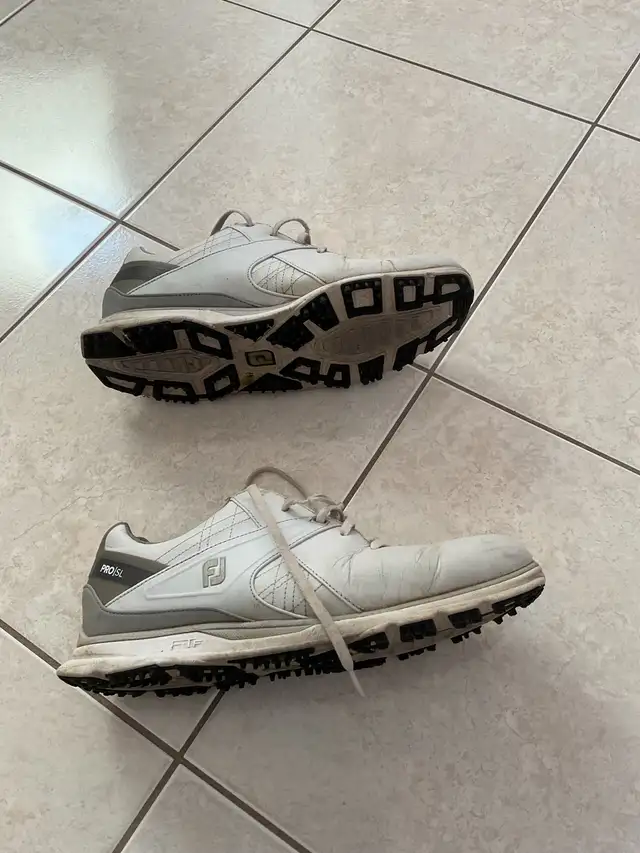 Golf Shoes in Golf in Ottawa - Image 3