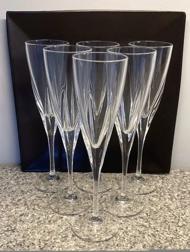 6 “Lorren Home Trends RCR Crystal Fusion” Champagne Glasses in Kitchen & Dining Wares in West Island - Image 4